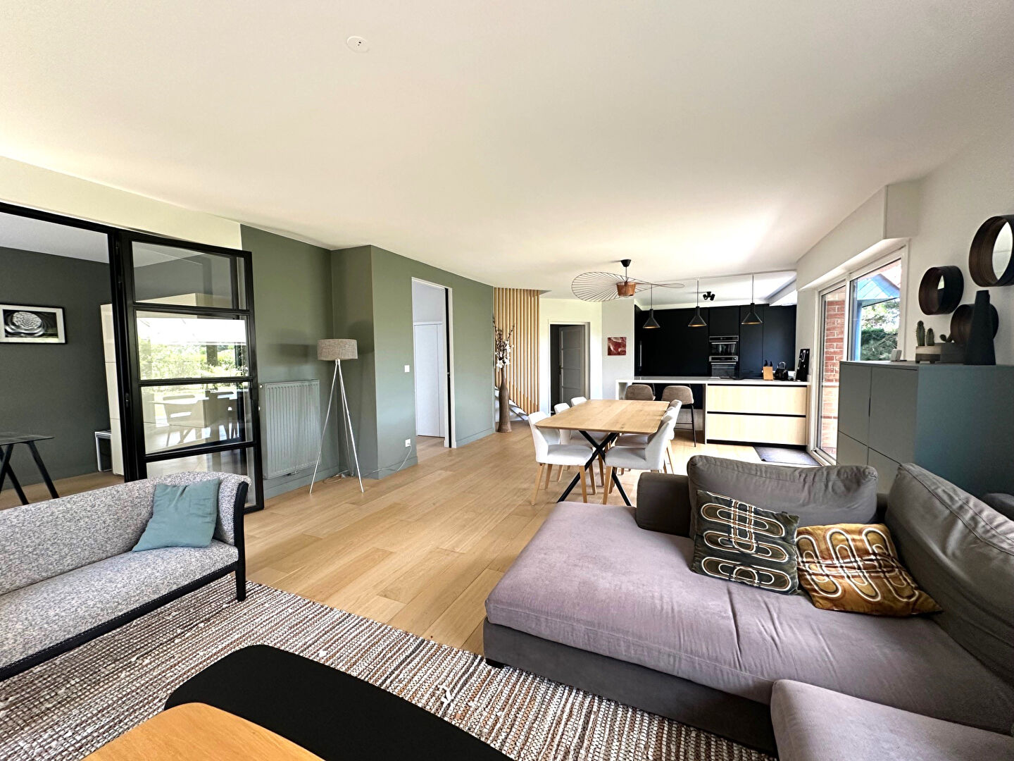 Premesques, Exclusivité superbe maison d'architecte récente de 180 m2, 5 chambres, bureau, 2 salles de bains, 1 garage et un carport, cadastrés sur 763 m² de terrain sans vis à vis