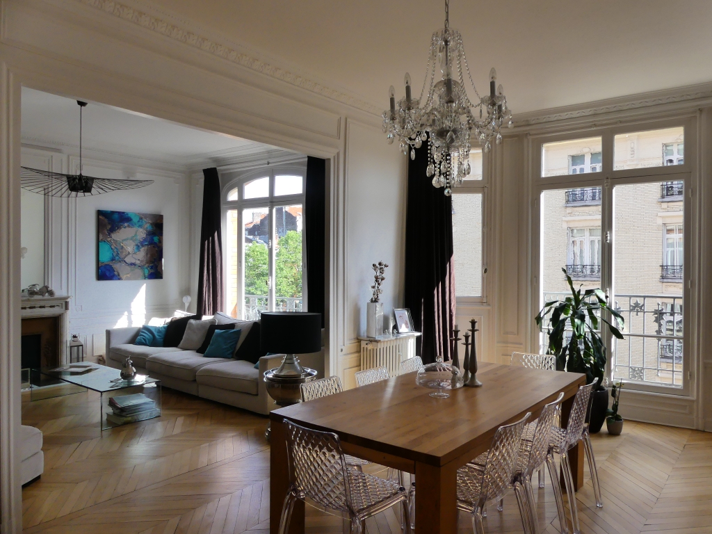 
Exclusivité La Madeleine, somptueux appartement  de 197 m2, 5 Chambres, 2 SDB, garage, cave et grenier
