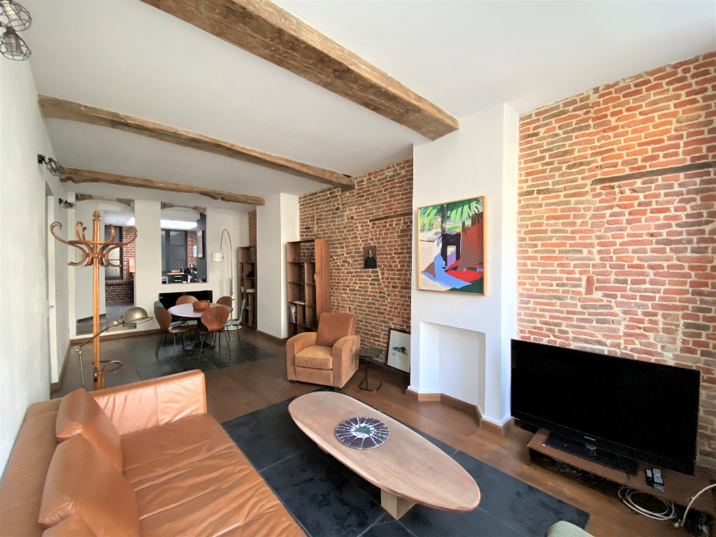 
Vieux lille, Sublime appartement d' architecte de 84 m² hab en duplex , 2 chambres, 2 salles de bains

